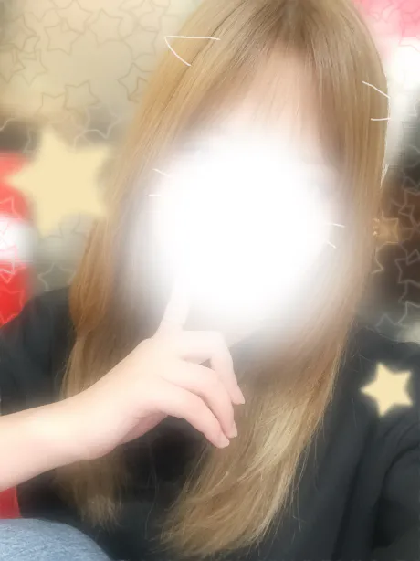 出勤✊🏻𖤐 ̖́-