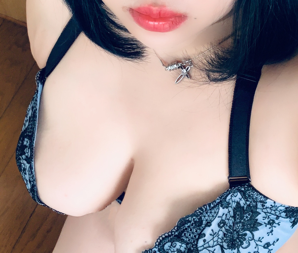 ぬくもりを求めて、出勤しました🕙