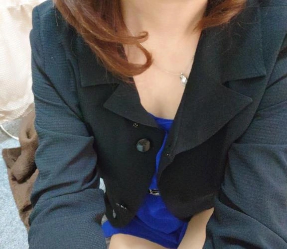 ★まみ★極上熟女店長激押し！隣の人妻お口で愛して