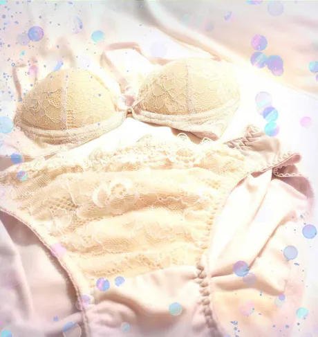 いつもと違う感じのもつけてみようかな… 💖