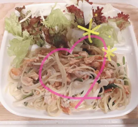 今日のお昼は鮭クリームパスタ🍝✨/せいか