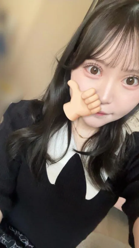 ひなこ☆圧倒的美少女！隣の人妻お口で愛して