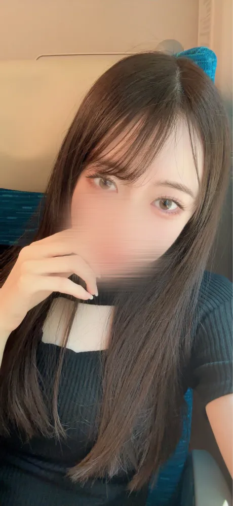 新人えみあティアラ