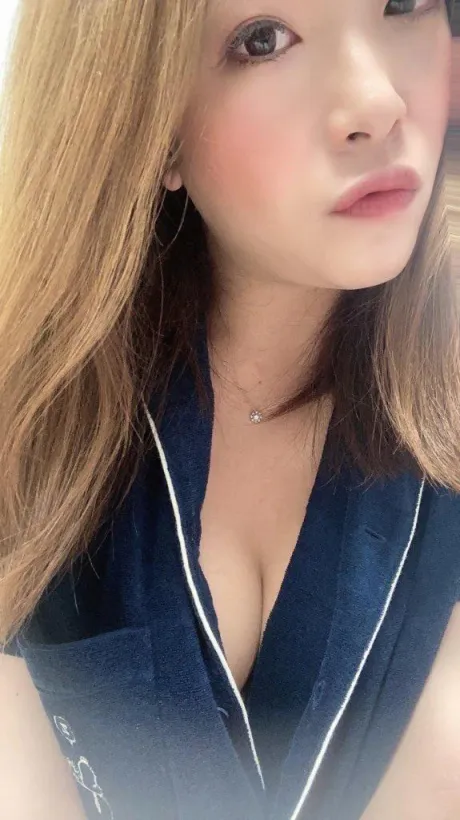 櫻井美咲（ニューハーフ）人妻生レンタルーNTRー