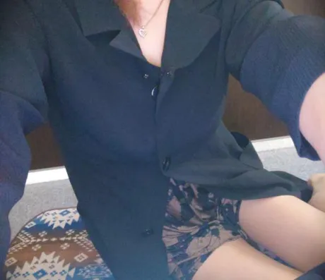 ★まみ★極上熟女店長激押し！隣の人妻お口で愛して