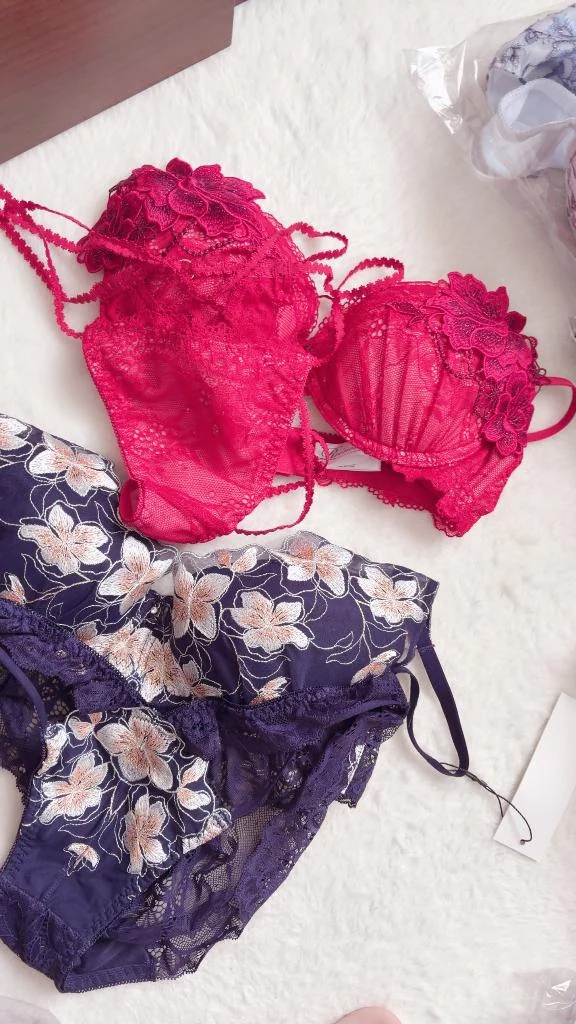 ナナ(極)のブログ 色どっちいいですか？