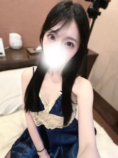新人せりなティアラ