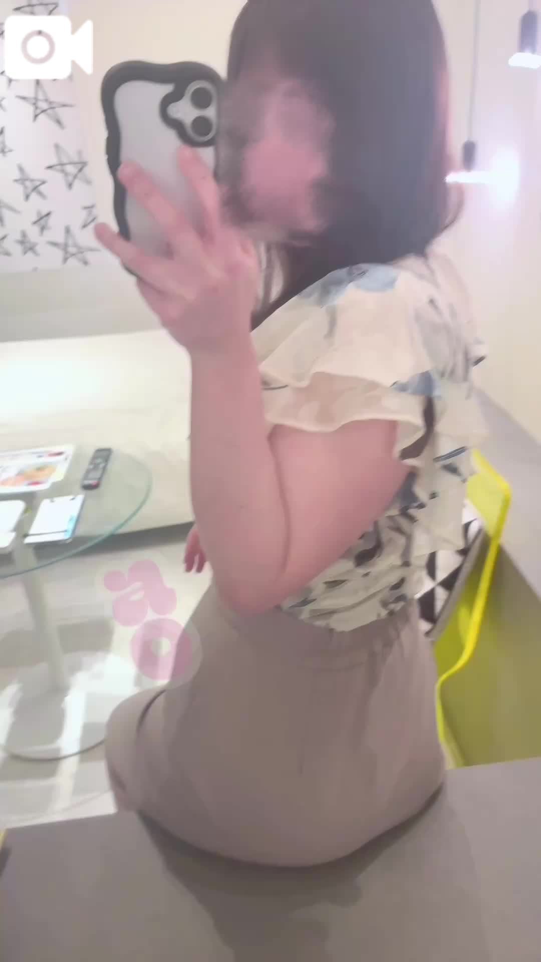 出勤中なんです実は