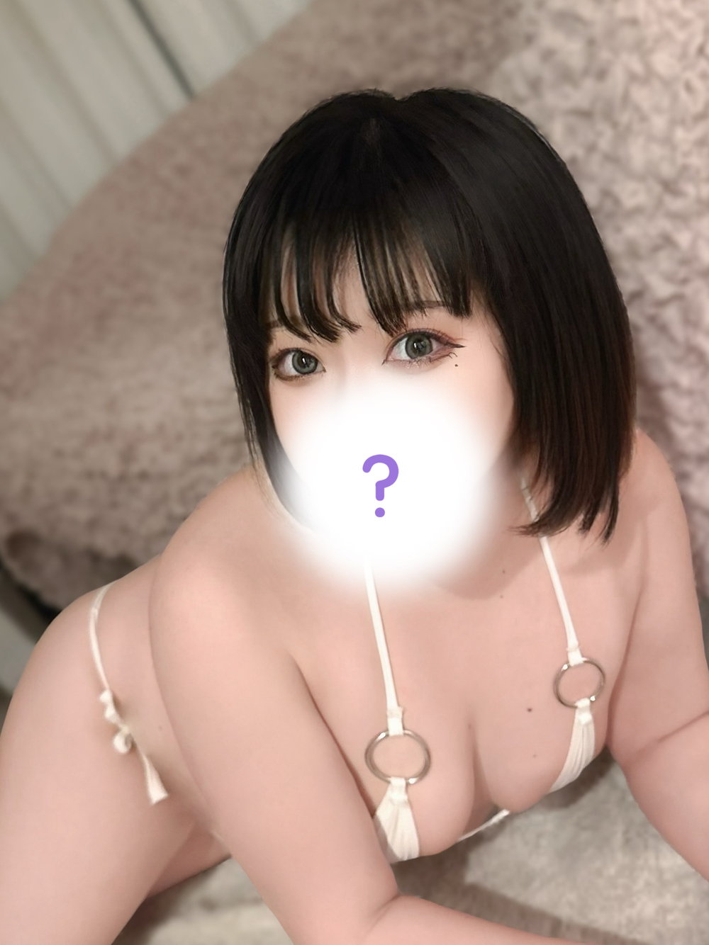 T シャツの下は、ヒミツ ♡
