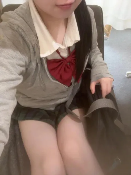 お兄さんからのご予約待ってるね♡