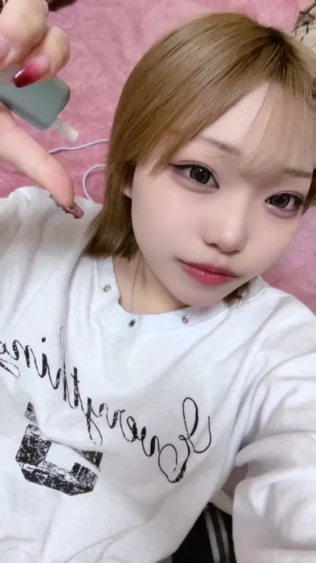 新人しのんティアラ