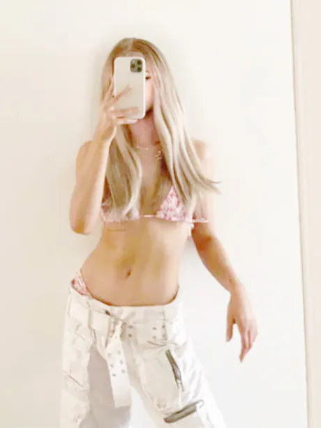 ヴァネッサロシア・ヨーロッパ専門デリヘル WHITE ANGEL