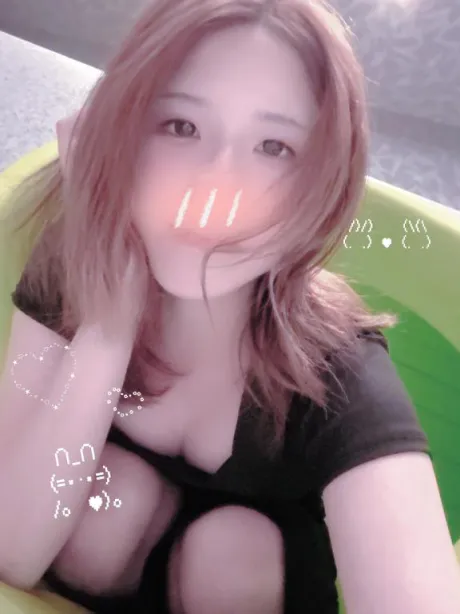 しおり素敵な女の子は好きですか?