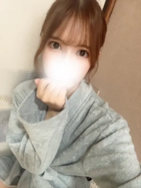 新人かやティアラ