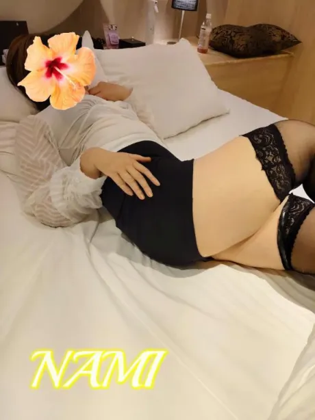 なみ人妻の楽園