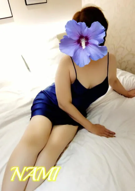 なみ人妻の楽園