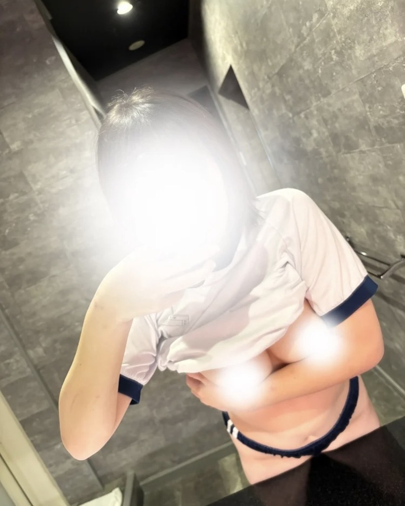 出勤してます ♥