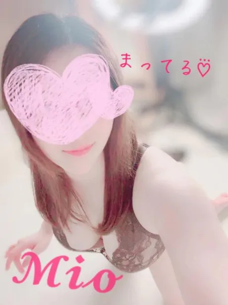 明日は出勤日‼️/みお