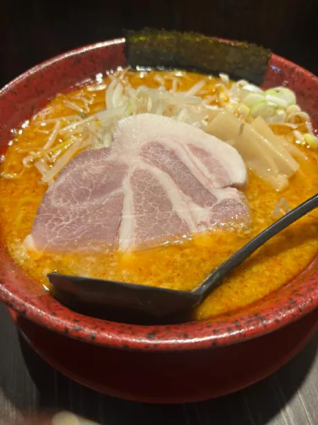 らみょん🍜/ヒカル
