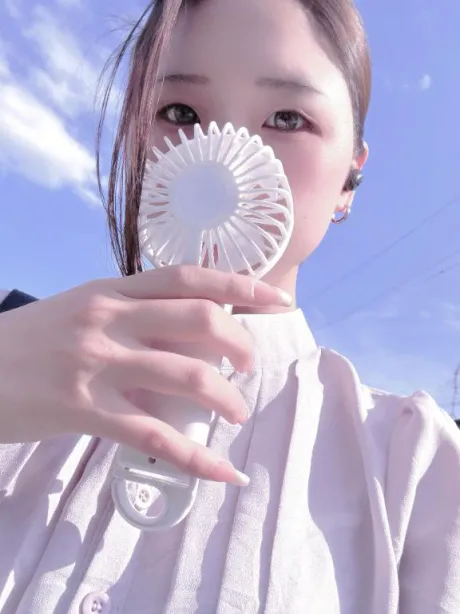 しおり素敵な女の子は好きですか?