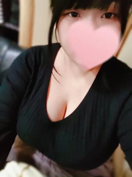 まり★溢れる豊満爆乳若妻隣の人妻お口で愛して