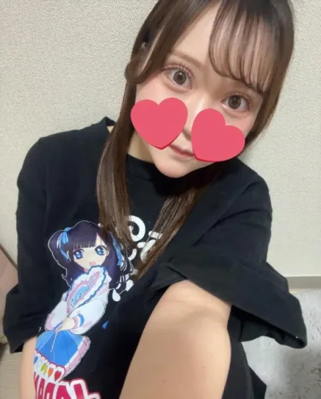 ひなこ☆圧倒的美少女！隣の人妻お口で愛して