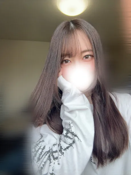 新人えみあティアラ