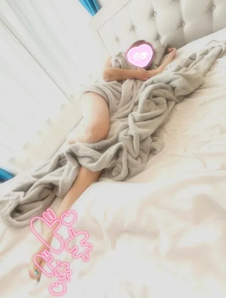 やあ♡(・ө・)/ハル