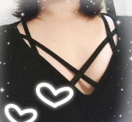 露出高めな私服