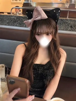 新人かりなティアラ