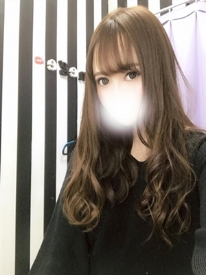 新人ゆずかティアラ