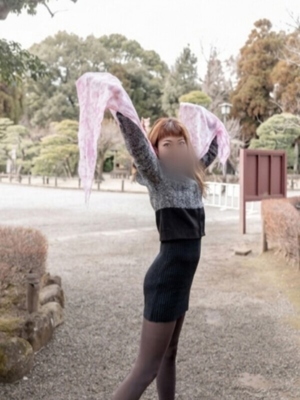 玄関即尺痴女・暁月みどりEternity～若妻の悪戯～