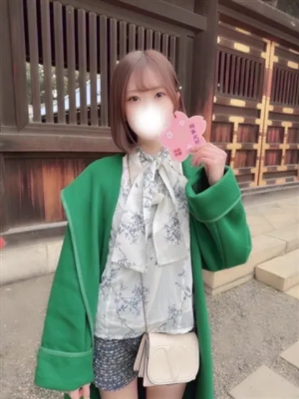 新人りかティアラ