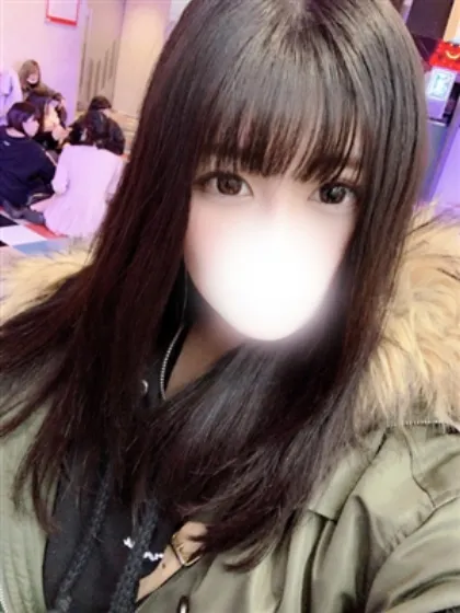 新人しおん/ティアラ