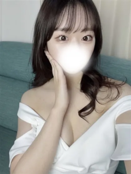 新人かりなティアラ