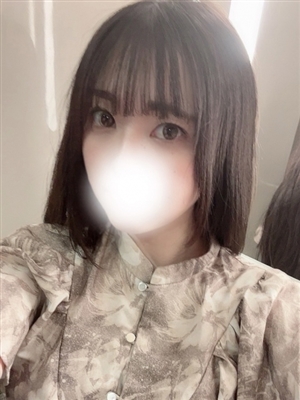 新人なみなティアラ