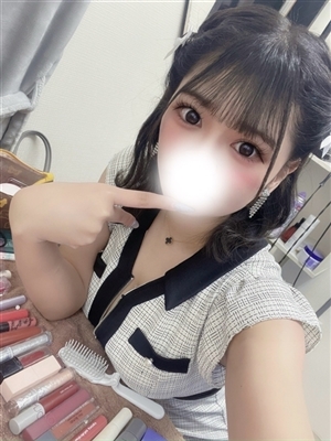 新人ななおティアラ