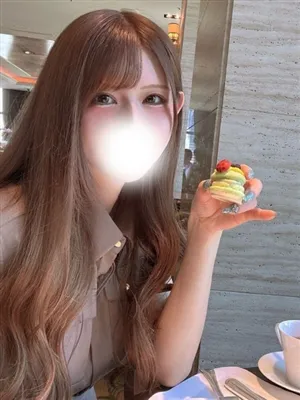 新人えみりティアラ