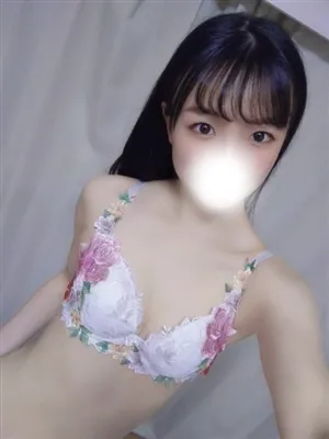 新人あいね/ティアラ