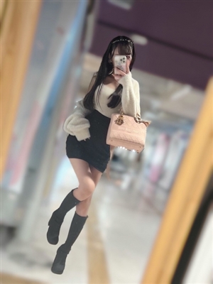 新人まりこティアラ