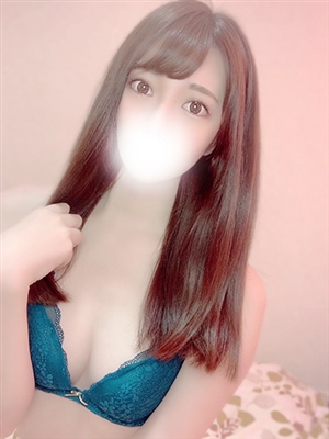 新人ゆうかティアラ