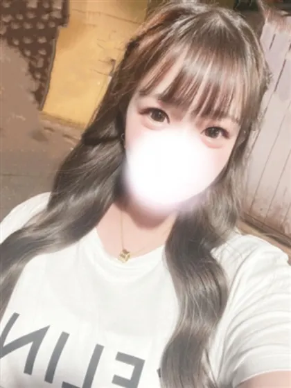 新人まりなティアラ