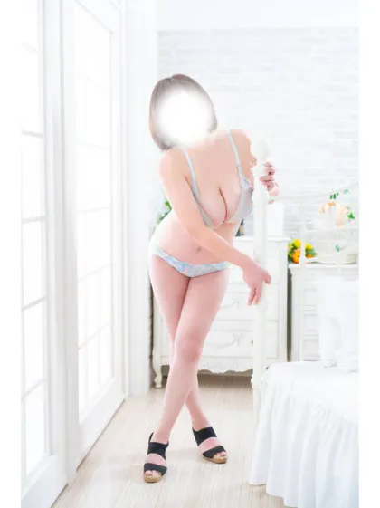 横山 七海ELEGANCE