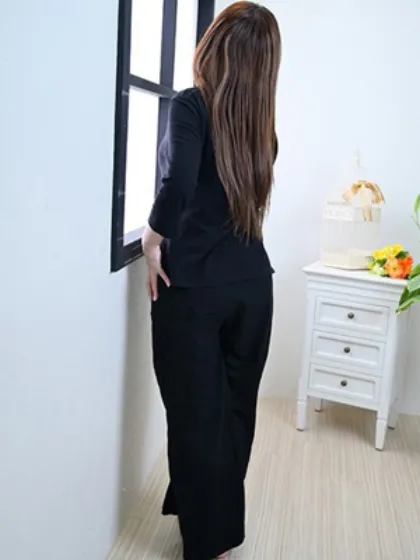 秋山都華沙(あきやま　つかさ)出張回春エステ　ヴェントゥーラ（Ventura）