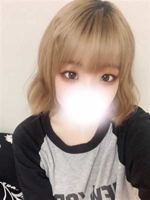 新人かえらティアラ