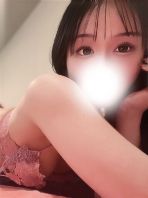 新人まゆこティアラ