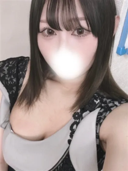 新人りいな/ティアラ