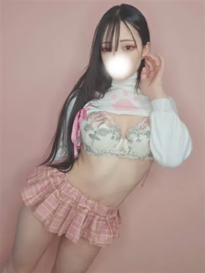 新人らびティアラ