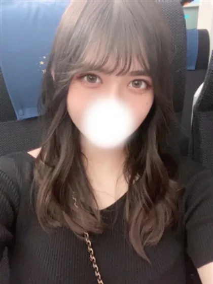 新人りおな/ティアラ