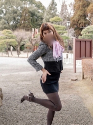 玄関即尺痴女・暁月みどりEternity～若妻の悪戯～